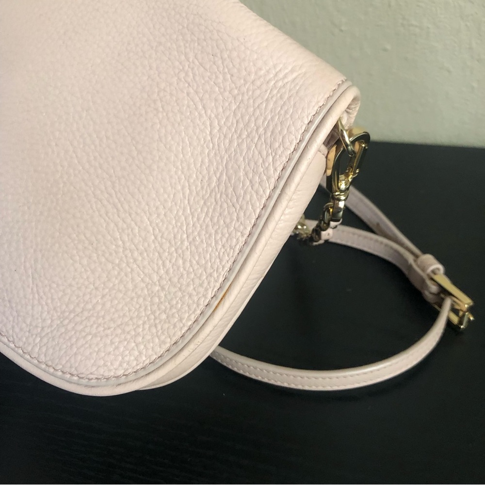 Tory Burch Britten Pale Pink Leather Crossbody Clutch Bag - Picture 4 of 15